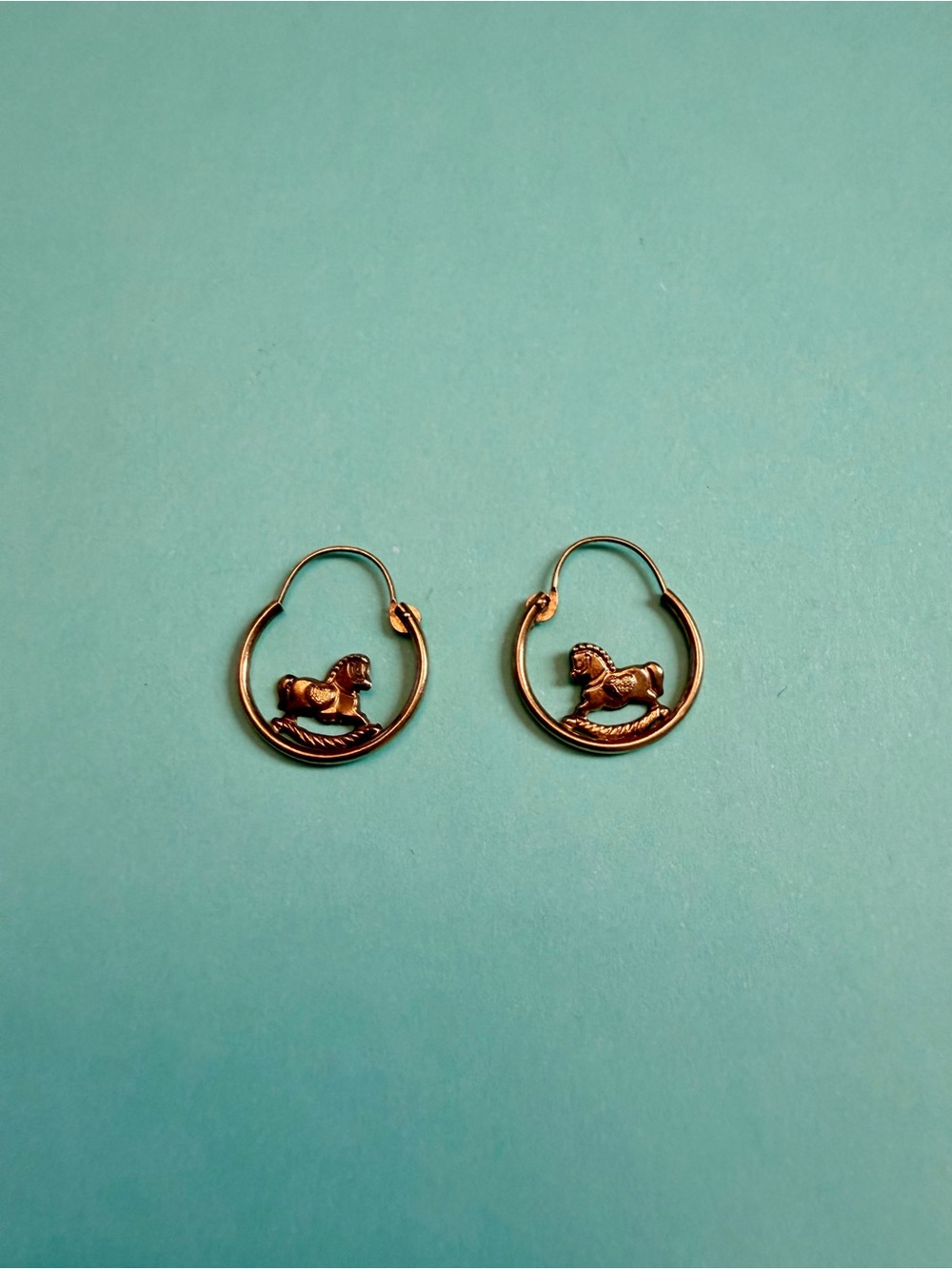 14K Gold Horse Hoop Earrings - Unbranded